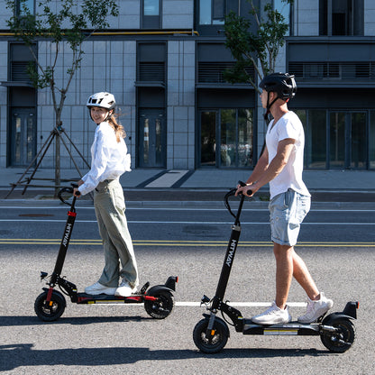 Der Elektroroller HITWAY H9 ist ein Elektroroller, den sowohl Männer als auch Frauen fahren können